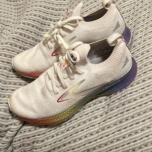 Women’s Brooks Levitate Stealthfit 5 Pride Edition - Size 8.5